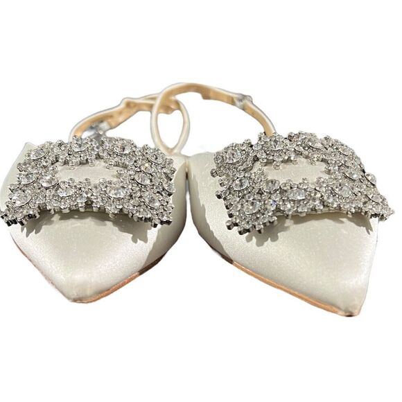 Badgley Mischka 6.5 White Satin Saga Crystal Flat Point Toe Slingbacks Silver - Picture 2 of 10